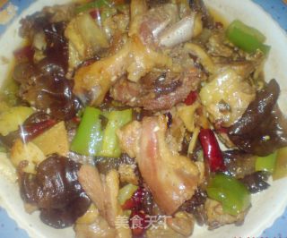 Stir-fried Cloud Ears with Cured Duck Legs recipe