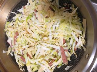 Stir-fried Cabbage with Luncheon Meat recipe