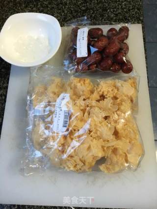 Tremella and Red Date Soup recipe
