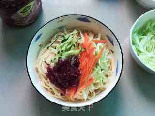 Noodles with Minced Meat and Vegetables recipe