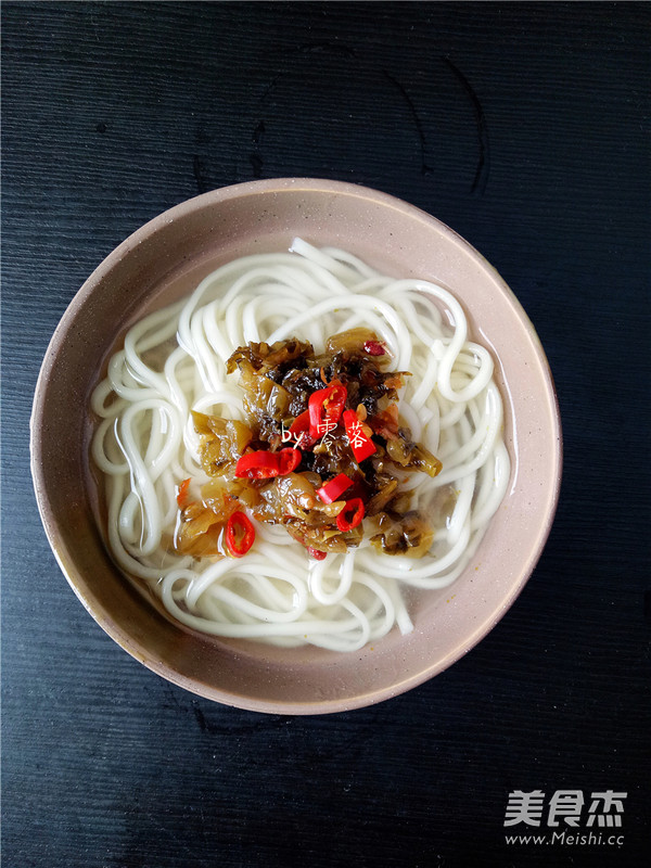 Refreshing Sauerkraut Noodles recipe