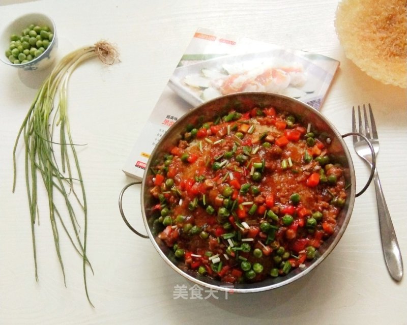 Stir-fried Rice Noodles (with Rice Noodles Inside)