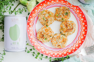Fried Rice Crackers with Vegetable Minced Meat recipe