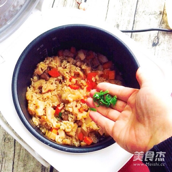 Braised Rice with Lotus Root and Carrots recipe