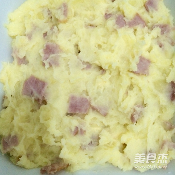 Baked Mashed Potatoes with Cheese and Bacon recipe