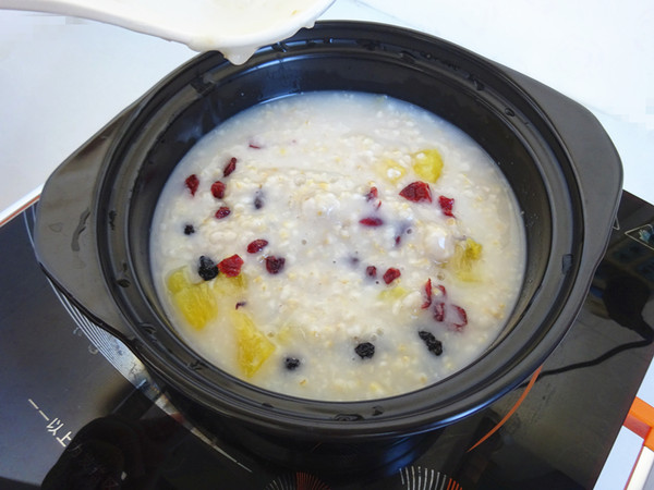 Oatmeal with Dried Fruit recipe