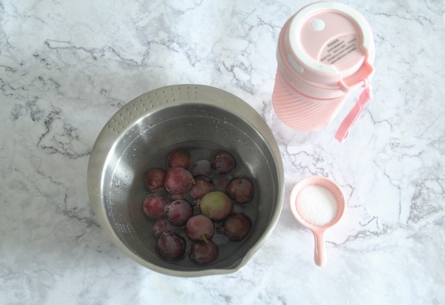 Freshly Squeezed Grape Juice recipe