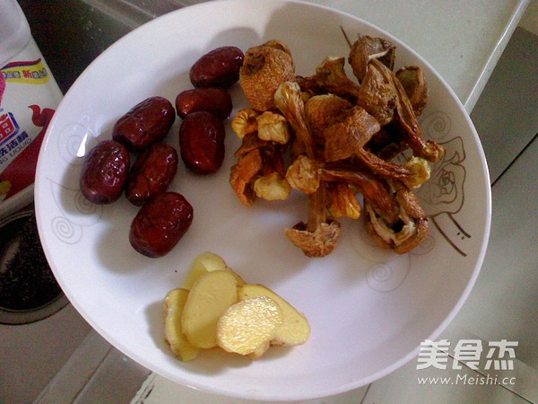 Stewed Chicken Soup with Matsutake Mushroom recipe