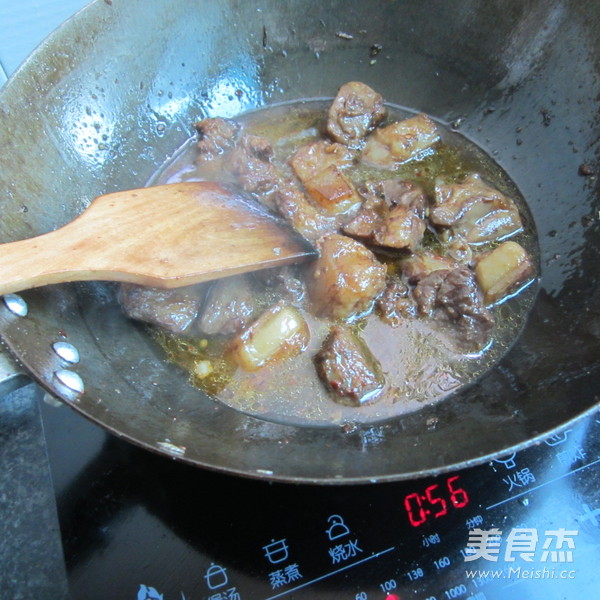 Braised Pork with Celery recipe