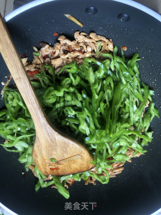 Green Pepper Shredded Pork Noodle recipe