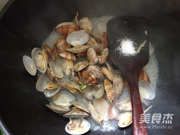 Stir-fried Clams recipe