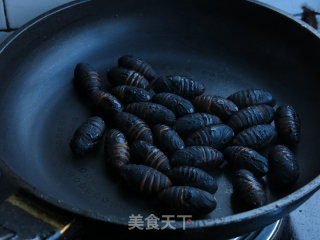 Fried Cocoon Pupae with Chives recipe