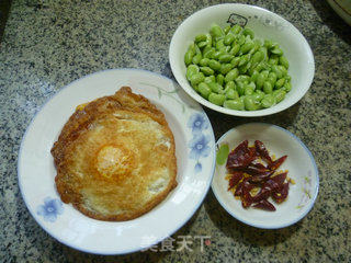 Fried Lotus Leaf Egg with Edamame recipe