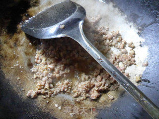 Minced Meat and Celery Bun recipe