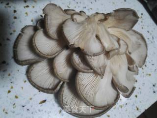 Stir-fried Mushroom with Celery Pork recipe