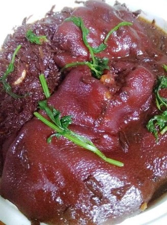 Braised Pork Knuckles with Plum Vegetables recipe