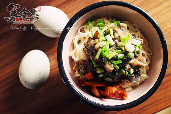 Spicy Noodles with Preserved Egg and Braised Pork recipe