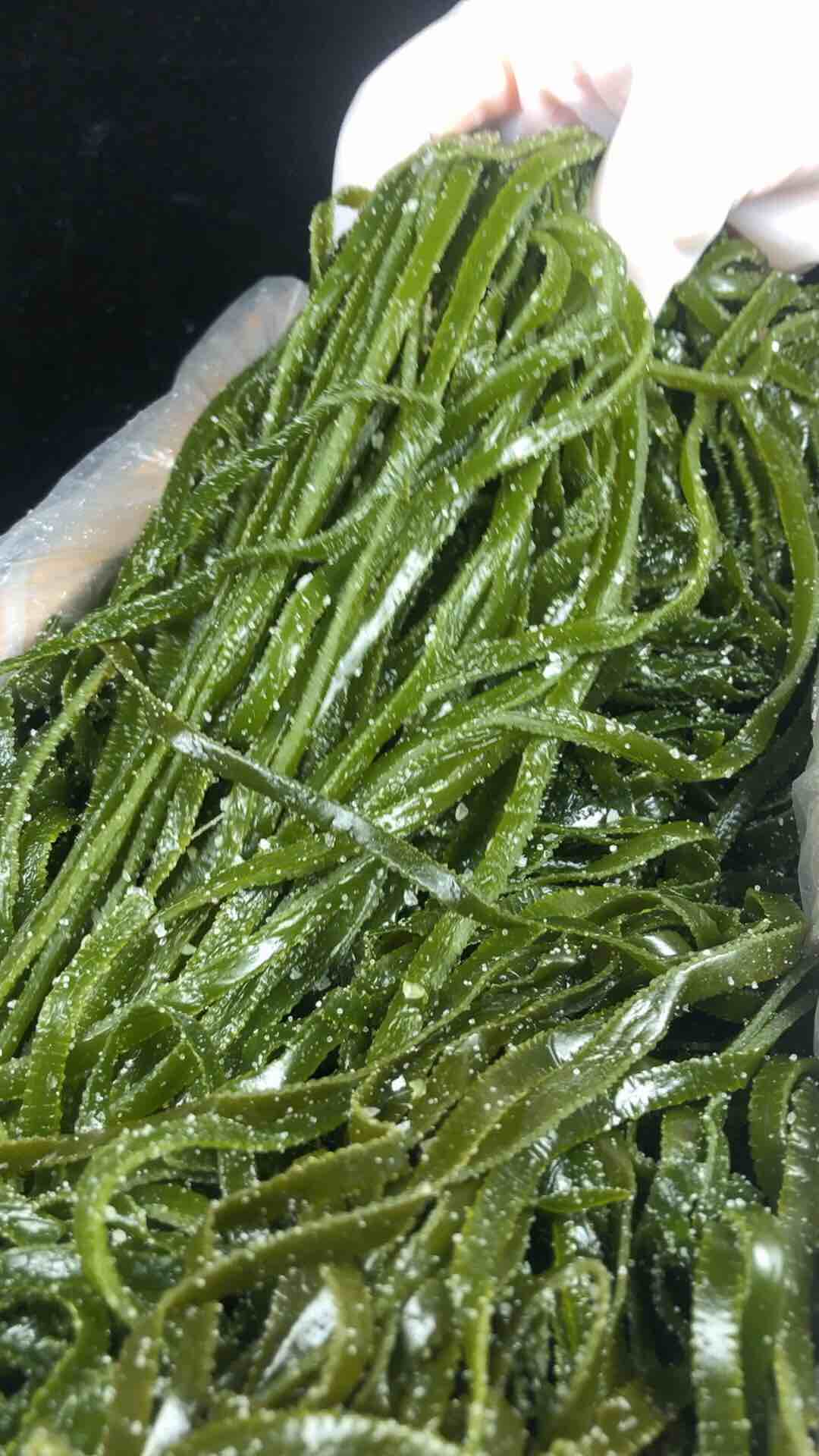 Hot and Sour Kelp Shreds recipe