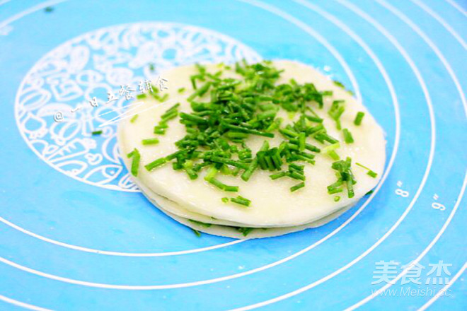 Dumpling Skin Scallion Pancake Baby Food Supplement, Delicious and Crispy for The Whole Family recipe