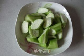 Stir-fried Edamame with Ham and Loofah recipe