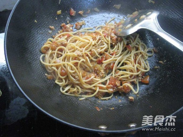 Spaghetti with Tomato Meat Sauce recipe