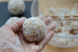 Quinoa Tuna Onigiri recipe