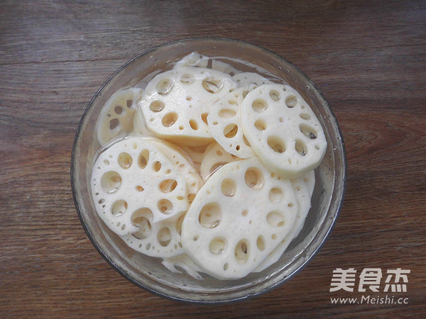 Hawthorn and Lotus Root Slices recipe