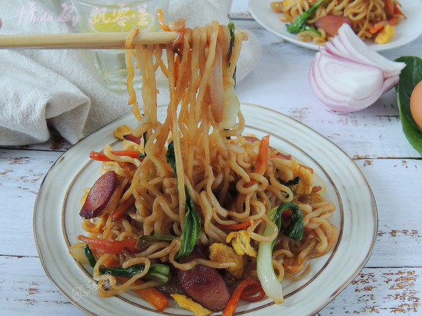 Fried Instant Noodles recipe