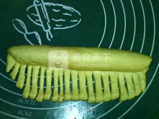 Caterpillar Bread with Cheese Raisin recipe