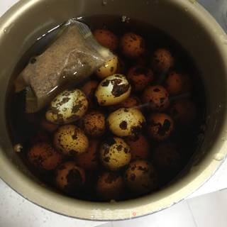 Marinated Quail Eggs recipe