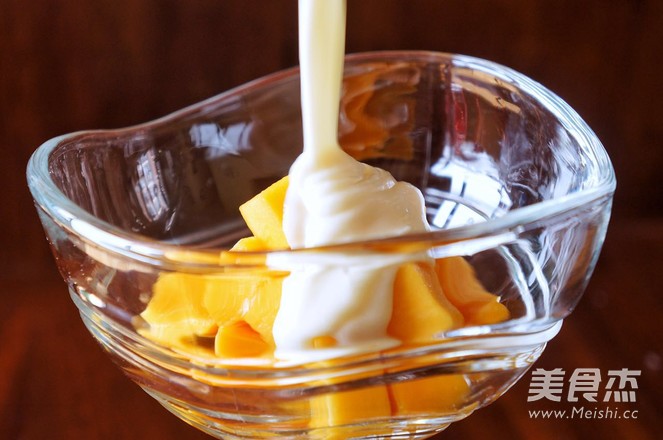 Chocolate Yogurt Sauce with Mango recipe