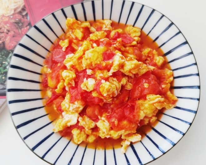 Tomato Scrambled Eggs without Adding A Drop of Water