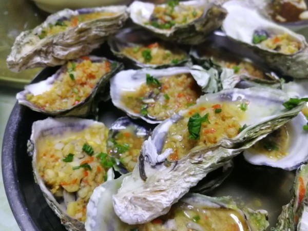 Steamed Garlic Oysters recipe