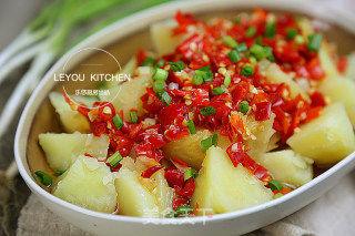 Steamed Potatoes with Chopped Pepper recipe