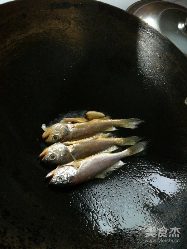 Braised Small Yellow Croaker recipe