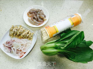 【wenzhou】noodle Soup with Razor Clams and Shrimp recipe