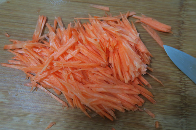 Stir-fried Carrot and Ham with Bean Sprouts recipe