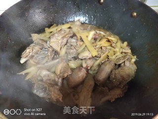 Braised Duck with Tender Ginger Beer recipe