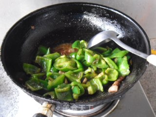 Stir-fried Green Peppers with Bacon recipe