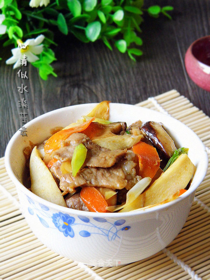 Stir-fried Pork with Mushrooms and Rice White recipe
