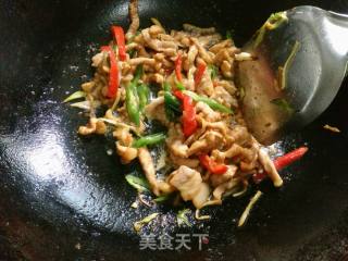 Stir-fried Shredded Pork with Spring Sprouts recipe