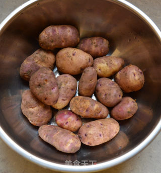 Fried Potatoes with Soy Sauce and Chopped Green Onion recipe