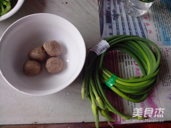 Stir-fried Beef Balls with Garlic Moss recipe