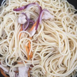 Pasta with Chicken and Avocado recipe