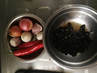 Stir-fried Clams with Black Beans and Peppers recipe