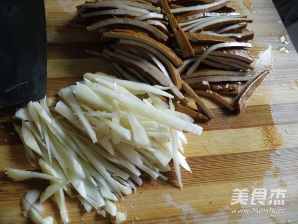 Aberdeen Ginger and Dried Bean Curd recipe