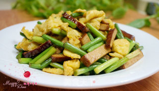 Dried Tofu with Egg Garlic Sprouts recipe