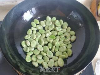 Stir-fried Broad Beans with Leek recipe