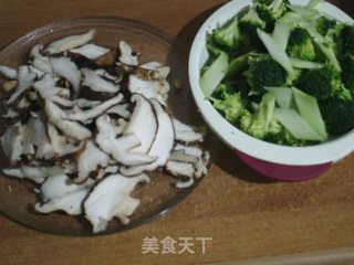 Stir-fried Broccoli with Shiitake Mushrooms recipe