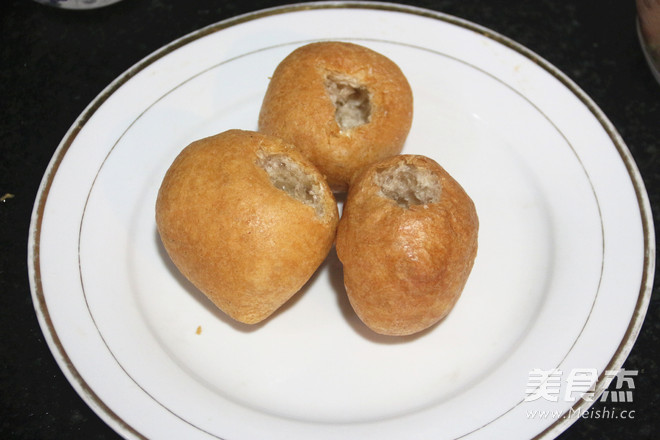 A Ball of Chicken Meat Stuffed with Gluten recipe